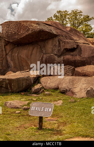 Gettysburg, PA, USA - 8. Juli 2013: Des Teufels den Schild auf dem Schlachtfeld von Gettysburg in der Nähe der Felsblöcke, die durch die Artillerie und Infanterie an Tag zwei des verwendet wird Stockfoto