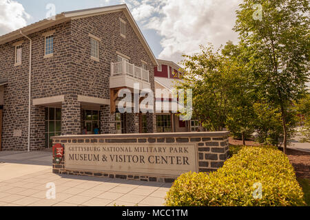 Gettysburg, PA, USA - 8. Juli 2013: Eingang der Gettysburg National Military Park Museum und Besucherzentrum auf dem Schlachtfeld. Stockfoto