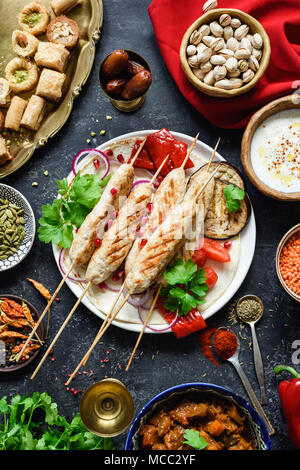 Türkei Kebab, Fleischspieße oder Schaschlik. Ansicht von oben Stockfoto