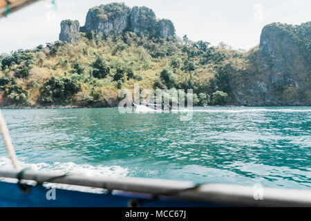 Inseln vor der Küste von Krabi, Thailand. Stockfoto