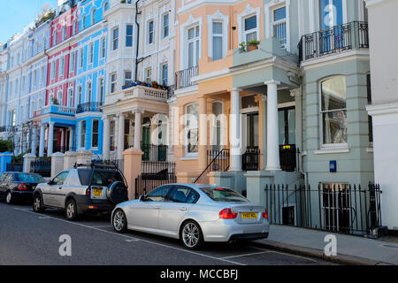 Bunte Häuser in Notting Hill, London, UK. Stockfoto