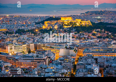 Luftaufnahme auf Athen, Griechenland bei Sonnenuntergang Stockfoto