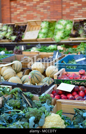 Frische Produkte aus der Wochenmarkt Stockfoto