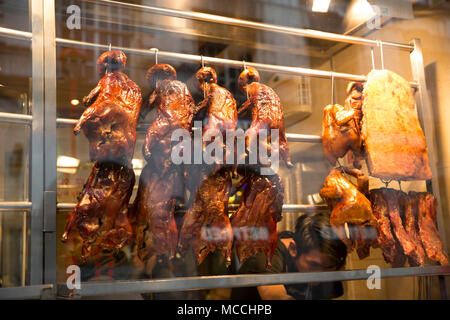 Enten und andere Fleischsorten zubereitet im Restaurant Windows, Chinatown, Soho London England Großbritannien Stockfoto