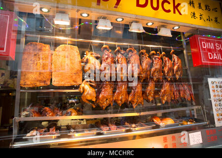 Enten und andere Fleischsorten zubereitet im Restaurant Windows, Chinatown, Soho London England Großbritannien Stockfoto