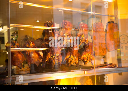 Enten und andere Fleischsorten zubereitet im Restaurant Windows, Chinatown, Soho London England Großbritannien Stockfoto