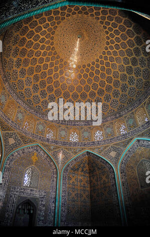 Sheikh Lotfollah Moschee, Decke - Isfahan, Iran Stockfoto