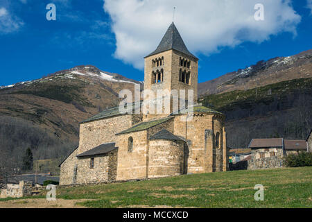 Romanische Kirche in den Bergen Massat, Ariège, Französischen Pyrenäen, Frankreich Stockfoto