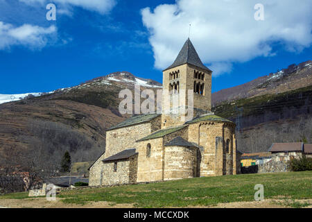 Romanische Kirche in den Bergen Massat, Ariège, Französischen Pyrenäen, Frankreich Stockfoto