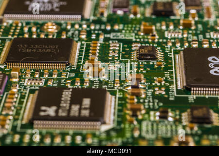 Nahaufnahme der Computer motherboard zeigt Details der einzelnen Komponenten Stockfoto