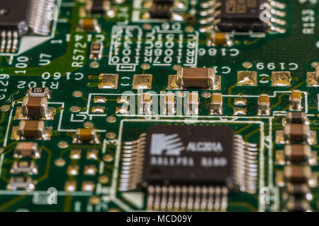 Nahaufnahme der Computer motherboard zeigt Details der einzelnen Komponenten Stockfoto