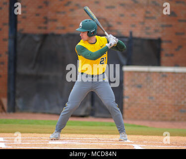 FedEx Park. 15 Apr, 2018. TN, USA; Baylor Bears outfielder, Richard Cunningham (21), At Bat während des Spiels mit Memphis. Baylor besiegt Memphis, 7-0, die Reihe bei FedEx Park zu gewinnen. Kevin Lanlgey/CSM/Alamy leben Nachrichten Stockfoto