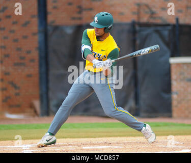 FedEx Park. 15 Apr, 2018. TN, USA; Baylor outfielder, Davion Downey (9), At Bat während des Spiels mit Memphis. Baylor besiegt Memphis, 7-0, die Reihe bei FedEx Park zu gewinnen. Kevin Lanlgey/CSM/Alamy leben Nachrichten Stockfoto