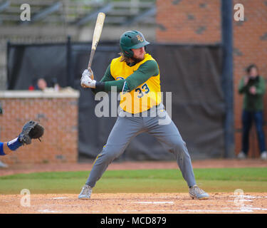 FedEx Park. 15 Apr, 2018. TN, USA; Baylor infielder, Davis Wendzel (33), At Bat während des Spiels mit Memphis. Baylor besiegt Memphis, 7-0, die Reihe bei FedEx Park zu gewinnen. Kevin Lanlgey/CSM/Alamy leben Nachrichten Stockfoto