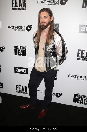 Los Angeles, Ca, USA. 15 Apr, 2018. Tom Payne an Nuklear-forschung AMCÕs Sonntag: The Walking Dead & Angst The Walking Dead LA Fan Event bei AMC Century City 15 in Los Angeles, Kalifornien am 15. April 2018. Credit: Faye Sadou/Medien Punch/Alamy leben Nachrichten Stockfoto