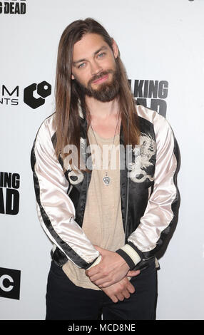 Los Angeles, Ca, USA. 15 Apr, 2018. Tom Payne an Nuklear-forschung AMCÕs Sonntag: The Walking Dead & Angst The Walking Dead LA Fan Event bei AMC Century City 15 in Los Angeles, Kalifornien am 15. April 2018. Credit: Faye Sadou/Medien Punch/Alamy leben Nachrichten Stockfoto