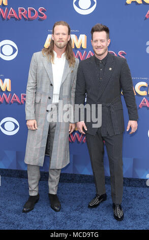 Las Vegas, NV, USA. 15 Apr, 2018. 15. April 2018 - Las Vegas, NV-Florida Georgia Line, Brian Kelley, Tyler Hubbard. 2018 ACM Awards Red Carpet Ankünfte am MGM Grand Garden Arena. Photo Credit: MJT/AdMedia Credit: Mjt/AdMedia/ZUMA Draht/Alamy leben Nachrichten Stockfoto
