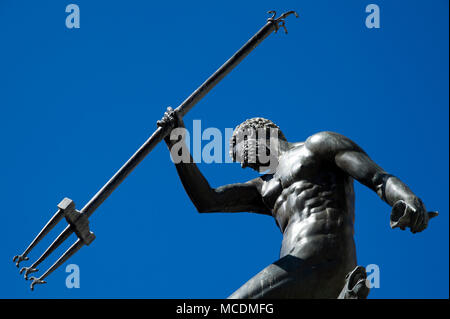 Flämische manieristischen Fontanna Neptuna (der Neptunbrunnen) auf Dlugi Targ (Langen Markt) in der Stadt im historischen Zentrum von Danzig, Polen. 14. April 2018 Stockfoto