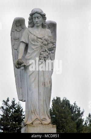 Engel Status mit Blumen. Seattle, Washington Stockfoto