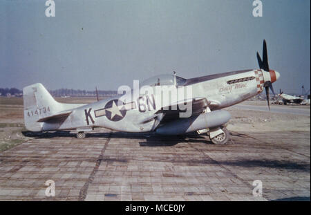 Eine North American P-51 Mustang (6 N-K, Seriennummer 44-14734) den Spitznamen "Baby Mine" der 339th Fighter Group, die von den 1st Leutnant Stephen C Ananian, Kampfpilot der 505th Fighter Squadron, 339 FG, Fowlmere, England, 1944 zugewiesenen geflogen. (Foto mit freundlicher Genehmigung von Stephen Ananian) Stockfoto