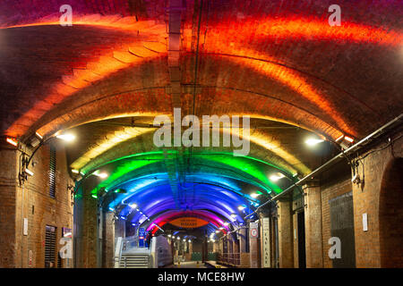 Die Tunnel unter dem Bahnhof Leeds, die jetzt Teil der Granary Wharf eine neue Anlage im Herzen von Leeds. Stockfoto