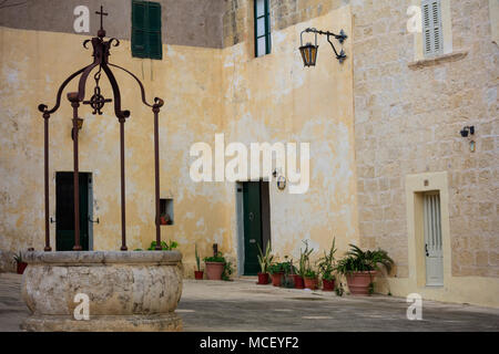 Mdina, Malta Insel, Piazza Mesquita in der alten mittelalterlichen Stadt mit sandsteinfassaden Stockfoto