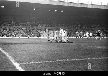 Leeds v Wölfe Sept 1968 Stockfoto