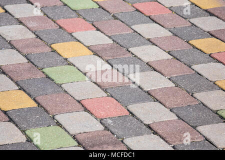 Bunte Pflastersteine Platte Stockfoto