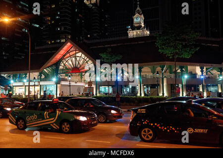 Diners, Lokale, auswandern und Tourist, Lau Pa Sat, die Satay Club, im Central Business District, Singapur Stockfoto