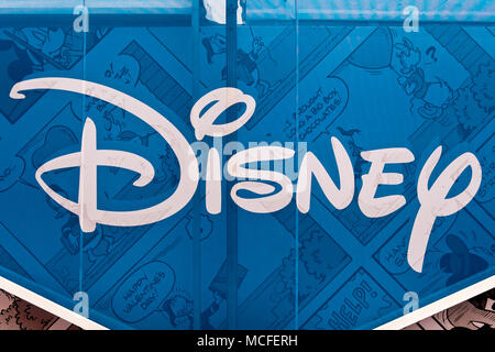 Disney logo Anmelden Banner gedruckt. Die Walt Disney Company, allgemein bekannt als Disney, ist eine US-amerikanische Medien- und Unterhaltungskonzern Stockfoto