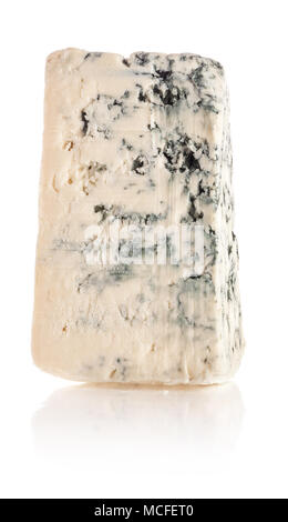 Köstliche Blauschimmelkäse auf weißem Hintergrund Stockfoto