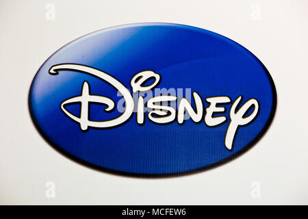 Disney logo Anmelden Banner gedruckt. Die Walt Disney Company, allgemein bekannt als Disney, ist eine US-amerikanische Medien- und Unterhaltungskonzern Stockfoto