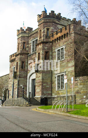 Die vordere Tür und die Schritte des historischen Gefängnis in Cork Cork, Irland. Während der viktorianischen Ära dieser alten Gebäude aus Stein ist jetzt ein Museum piec Stockfoto