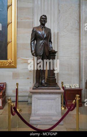 Eine Statue von Ronald Reagan im Kapitol in Washington DC in den Vereinigten Staaten. Aus einer Reihe von Fotos in den Vereinigten Staaten. Foto da Stockfoto