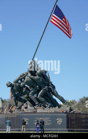 Das US Marine Corps War Memorial in Washington DC in den Vereinigten Staaten. Aus einer Reihe von Fotos in den Vereinigten Staaten. Foto Datum: Samstag, M Stockfoto