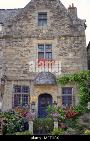 Die historischen, mittelalterlichen Dorf Rochefort en Terre im Morbihan Bretagne Frankreich und ein Petite Cité de Caractére bezeichnet. Stockfoto