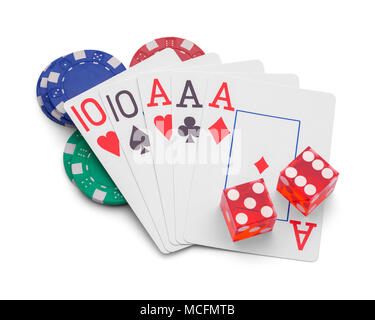 Spielen Karten Spielen mit Würfeln und Casino Chips isoliert auf weißem Hintergrund. Stockfoto