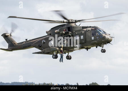 Die CHF noch sechs interim Konfiguration Merlin amphibioud Hubschrauber die Kräfte, die amphibische Fähigkeit bis zur Lieferung des zu erhalten Stockfoto