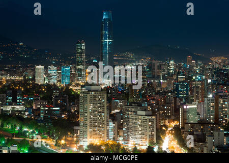 Panoramablick von Providencia und Las Condes, Santiago de Chile Stockfoto