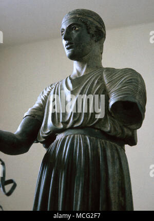 Das antike Griechenland. Wagenlenker von Delphi, Detail. In Bronze gegossen, 470 v. Chr.. Fuhrmann Rennen, in das Heiligtum von Apollo in Delphi gefunden. Archäologisches Museum, Delphi, Griechenland. Stockfoto