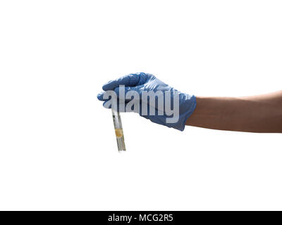 Hand in Hand mit Reagenzglas mit unbekannter Substanz. Konzepttests, Analysen, die für die Qualität des Wassers, Produkte Stockfoto