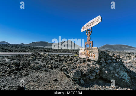 Lanzarote Feuerberge im Timanfaya Nationalpark mit Feuer Teufel Stockfoto