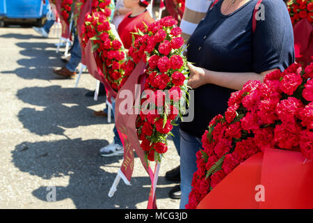 Thessaloniki, Griechenland - 8. Mai 2016: Bürger und Vertreter der verschiedenen Organisationen Teil im Mai Day Parade nehmen den internationalen W zu feiern. Stockfoto