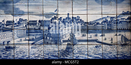 Alter Hafen von alten historischen Lissabon Lisboa am Fluss Tejo (Waterfront-Panel mit Azulejos Kacheln) Portugal Portugiesisch. Stockfoto