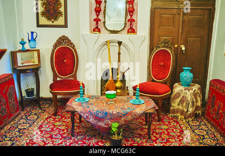 MAHAN, IRAN - Oktober 16, 2017: restaurierte Gebäude mit Vintage Innenraum auf der oberen Terrasse des Shazdeh Garten, am 16. Oktober in Mahan. Stockfoto