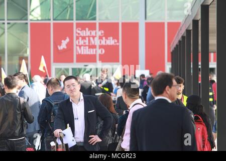 Mailand, Italien. 17. April 2018. Einweihung des Salone del Mobile EDITION IN 2018 DIE MESSE IN RHO PERO (Alberto Cattaneo, Mailand - 2018-04-17) ps das Foto verwendet werden können, wobei der Kontext, in dem es aufgenommen wurde, und ohne die diffamierende Absicht der Dekoration der Menschen vertreten Credit: Unabhängige Fotoagentur Srl/Alamy leben Nachrichten Stockfoto