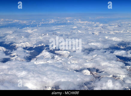 Kaukasus ist höher als die Wolken in Armenien Stockfoto