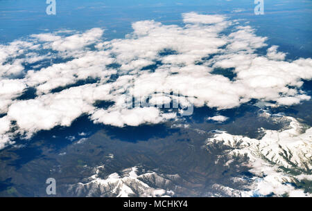 Kaukasus ist höher als die Wolken in Armenien Stockfoto