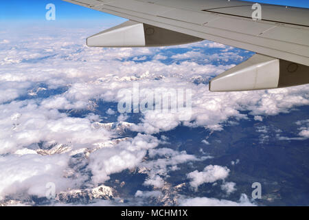 Blick aus dem Flugzeug zu Kaukasus in Armenien Stockfoto