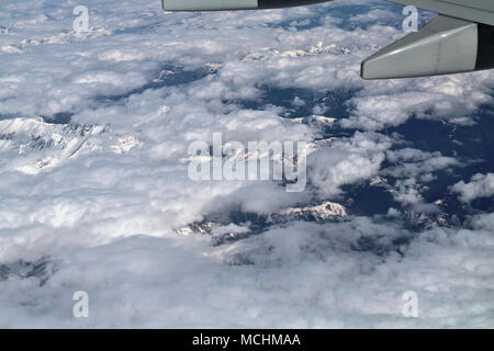 Blick aus dem Flugzeug zu Kaukasus in Armenien Stockfoto